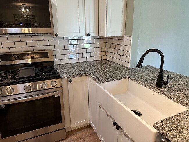 Building Photo - 720 Freeman Rd