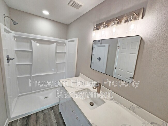 Building Photo - 561 Valiant Ave