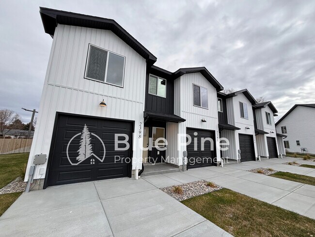 Building Photo - 2390 Caliber Pl