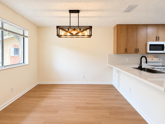 Building Photo - 1172 Coral Club Dr