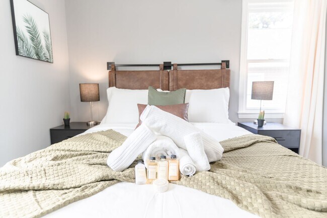 Building Photo - [STR] Fairgrounds Flat Located across Fairgrounds - Fully Furnished 2-Bedroom Home Near Downtown ...