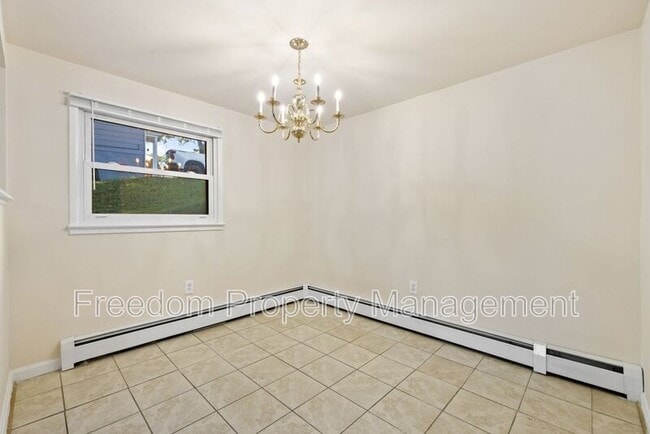 Building Photo - 14309 Fairmont Ct
