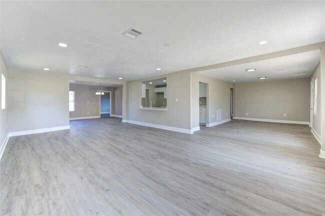 Building Photo - 3020 2nd Ave N