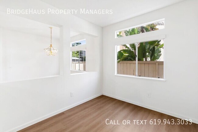 Building Photo - 10998 Corte Playa Barcelona