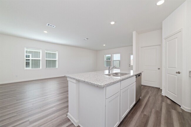 Building Photo - 31030 Gayle Prairie Oaks St