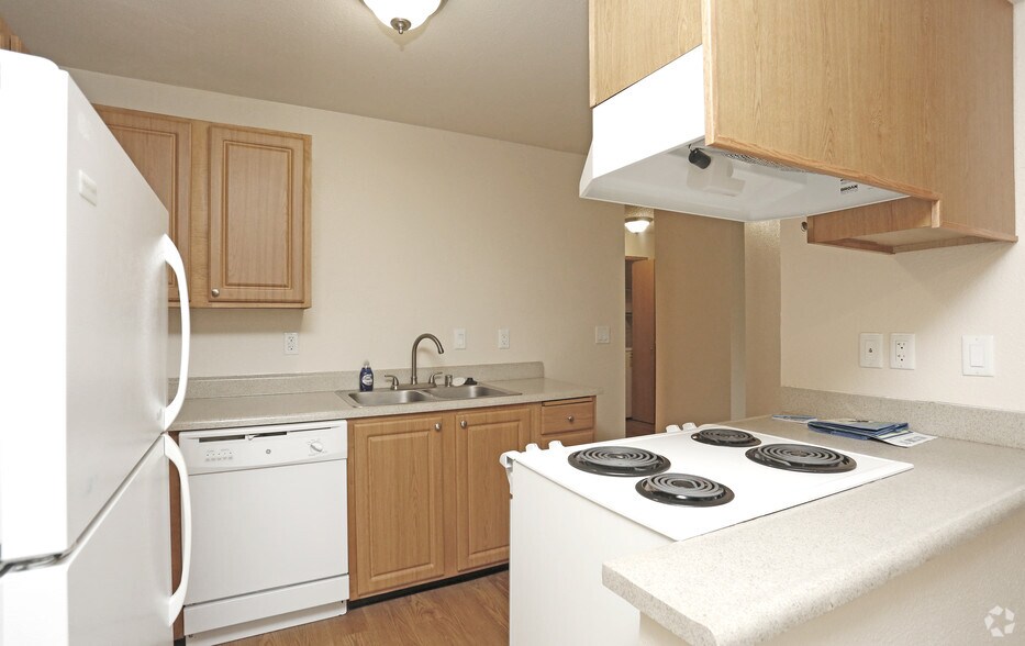 Building Photo - Scandia Knolls