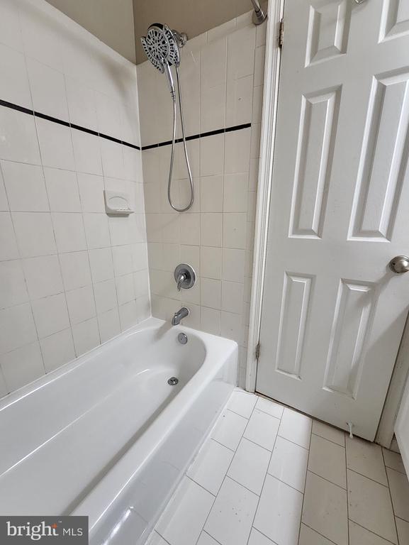 Building Photo - 406 Denning Ct