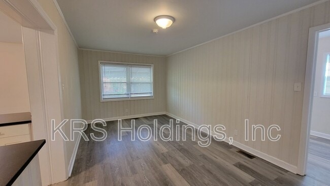 Building Photo - 1210 Downing Rd