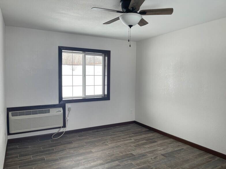 Building Photo - 30555 US-71