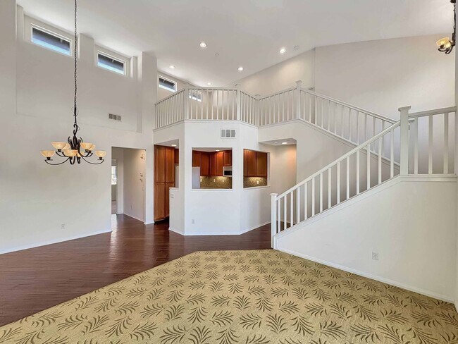 Building Photo - Spacious 2B/2.5BA Tri-Level Townhouse w/ 2...