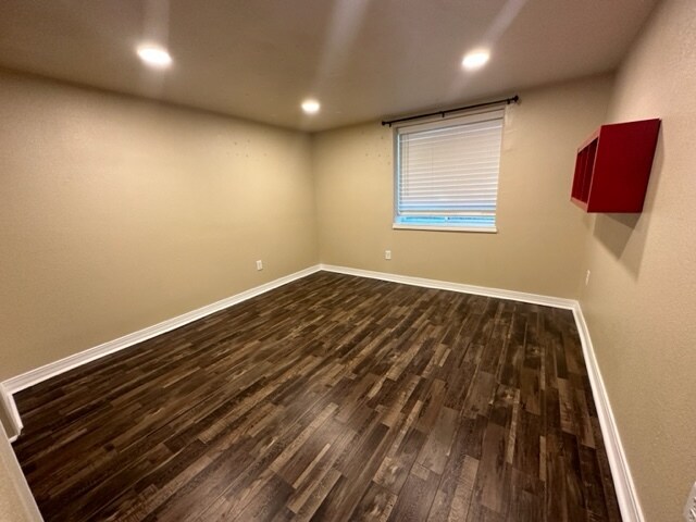 Building Photo - 1300 Howell Ave