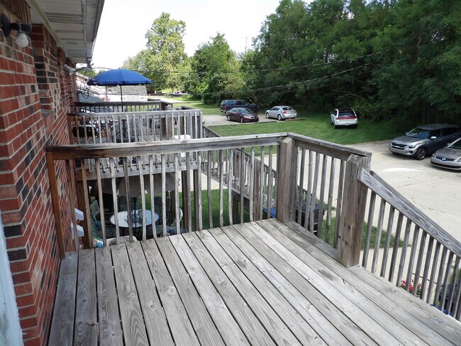Building Photo - 204 Landings Dr