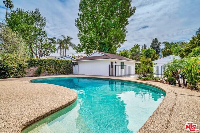 Building Photo - 19732 Henshaw St