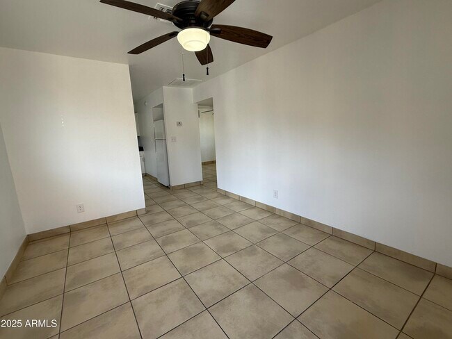 Building Photo - 1551 E Christy Dr