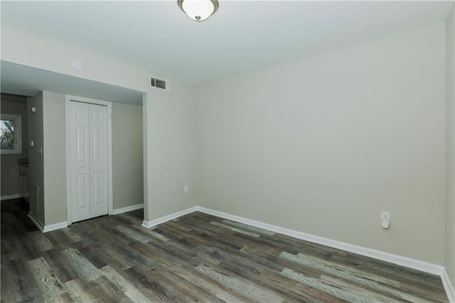 Building Photo - 166 Anderson Ave NW