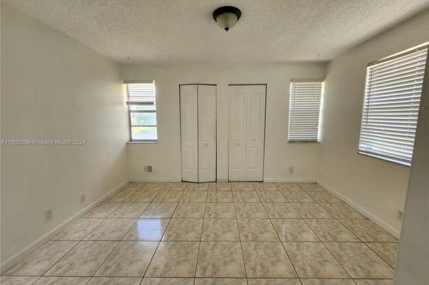 Building Photo - 9962 Twin Lakes Dr