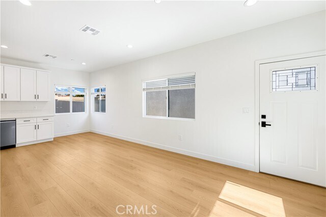 Building Photo - 4042 Somers Ave