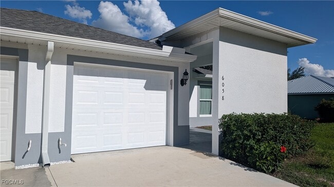 Building Photo - 6058 Lacota Ave