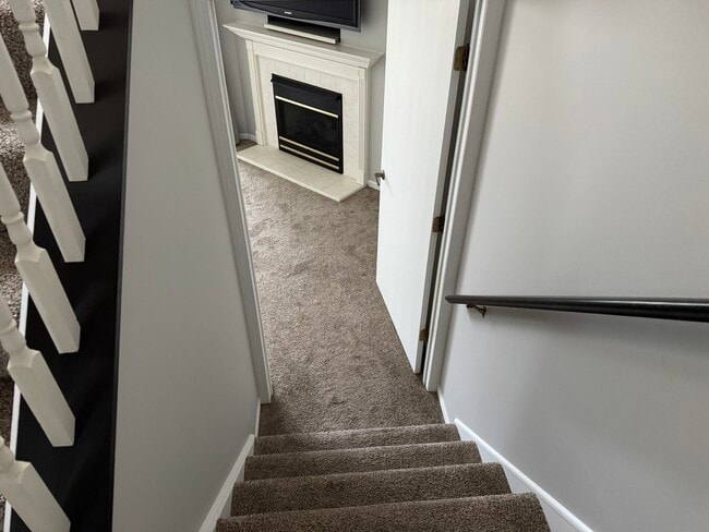 Building Photo - 924 Windstone Ct