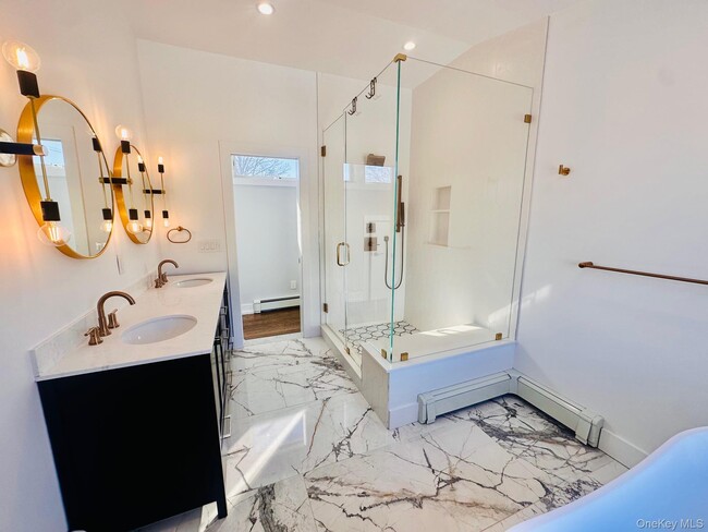 Building Photo - 11 W Glen Ave