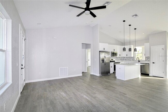 Building Photo - 7335 Domenico St