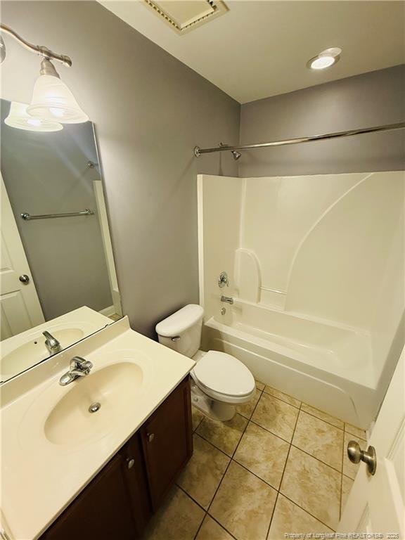 Building Photo - 611 Orchard Falls Dr