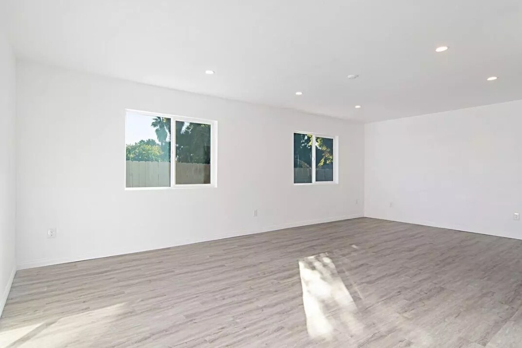 Building Photo - 8069 Darryl St