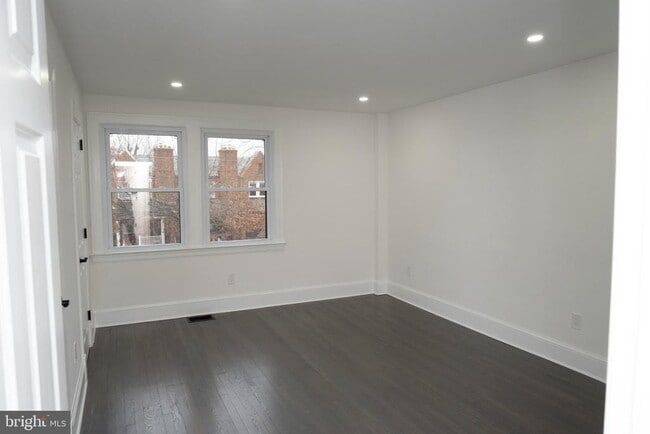 Building Photo - 216 Jefferson St NW