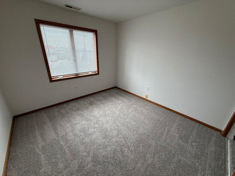 Building Photo - 4002 Alvarez Ave