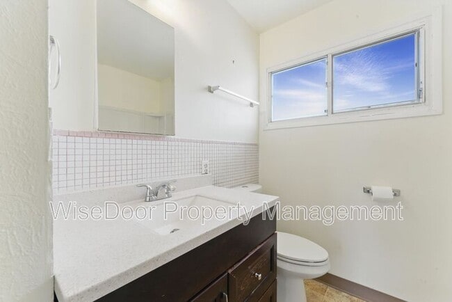 Building Photo - 1114 Stovall Ave