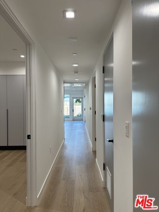 Building Photo - 9842 Vidor Dr