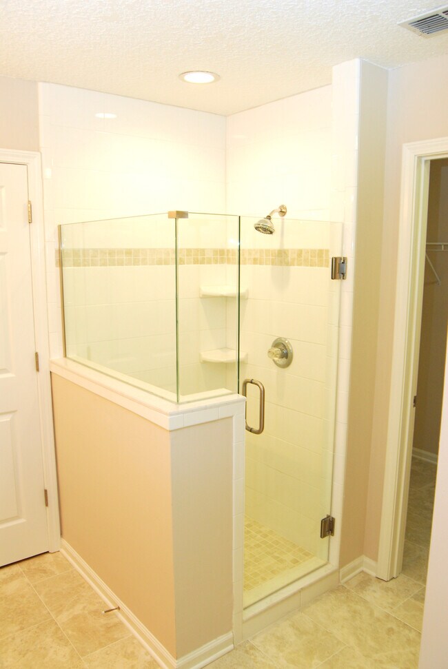 Building Photo - 1186 Waterfall Dr