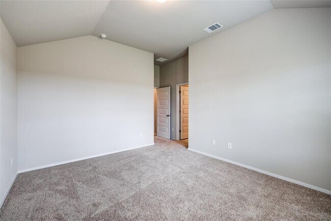 Building Photo - 120 Lyndon Dr