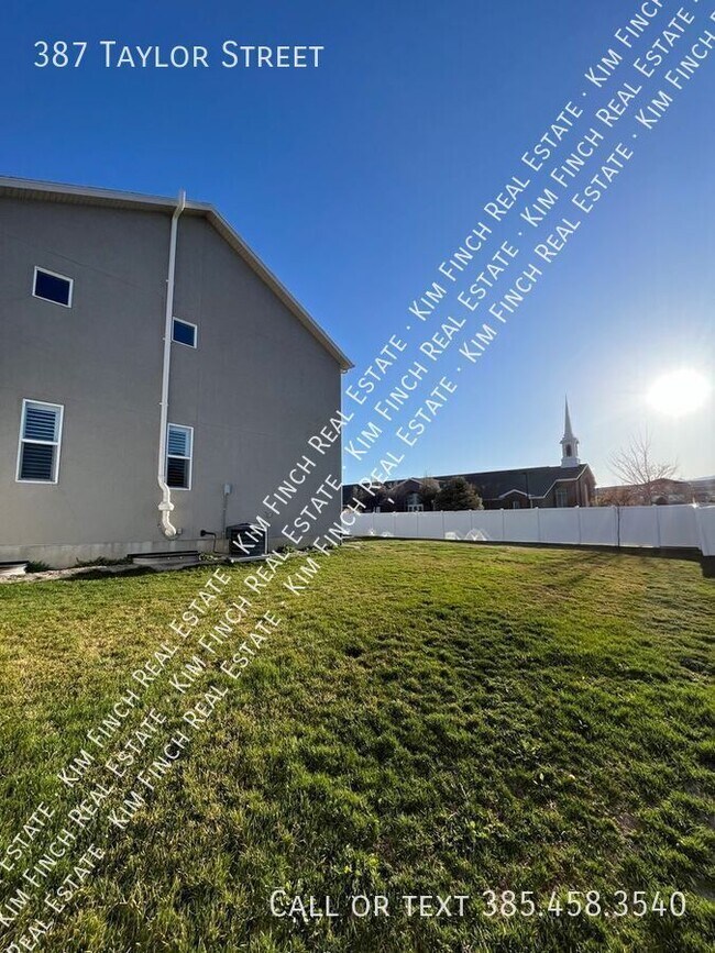 Building Photo - 387 Taylor St