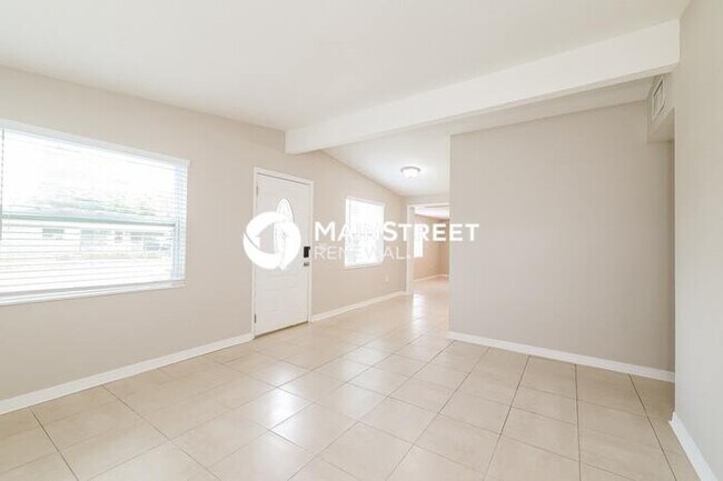 Building Photo - 3 Bedroom Pet-Friendly Home in WINTER HAVEN, FL with Main Street Renewal