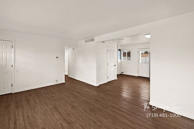 Building Photo - 1216 Pando Ave