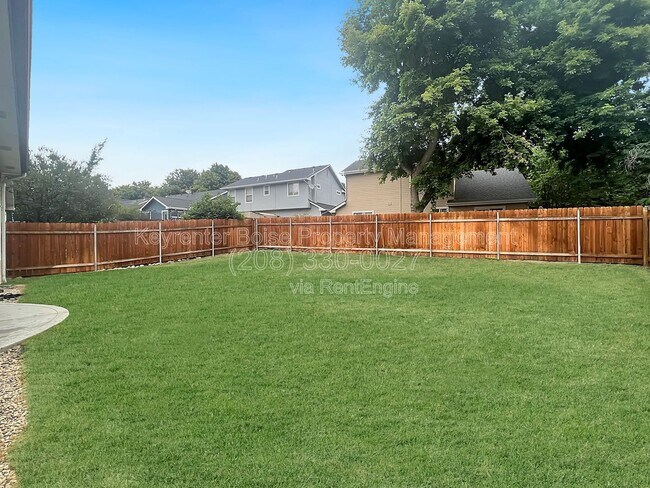 Building Photo - 2120 N Eagle Creek Ln