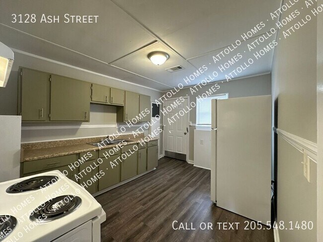 Building Photo - 3128 Ash St