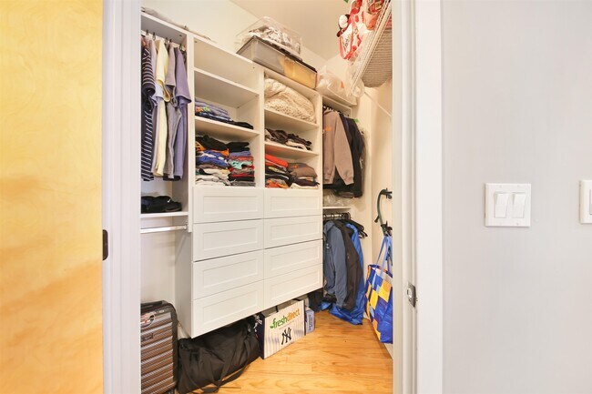 Building Photo - 61 Grand St