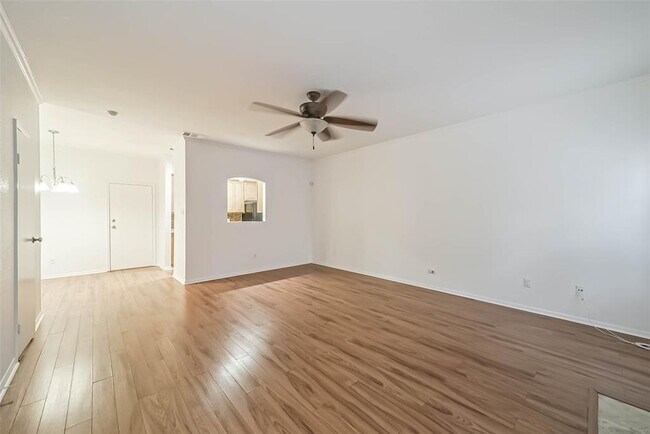 Building Photo - 9850 Pagewood Ln