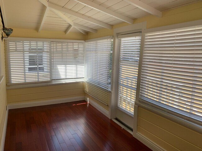 Building Photo - 1915-1919 Berkeley Way