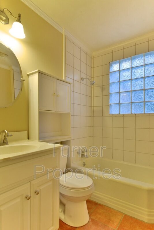 Building Photo - 2729 Kingswood Dr