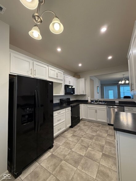 Building Photo - 4879 Larkspur Dr
