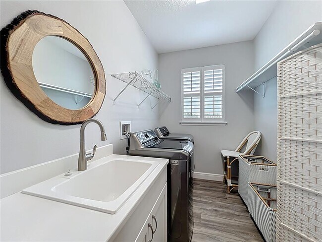 Building Photo - 10224 South Bay Lake Rd