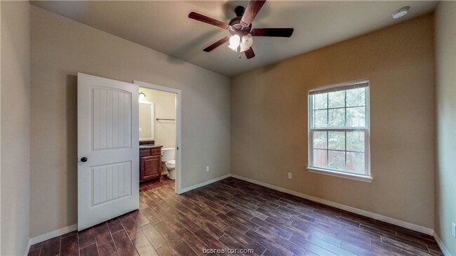 Building Photo - 111 Southland St