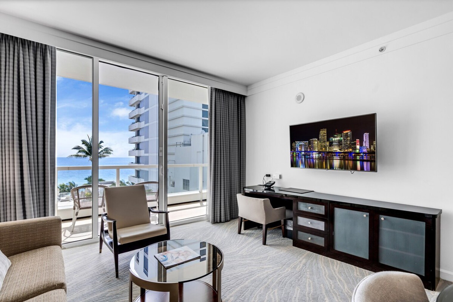 Building Photo - 4391 Collins Ave