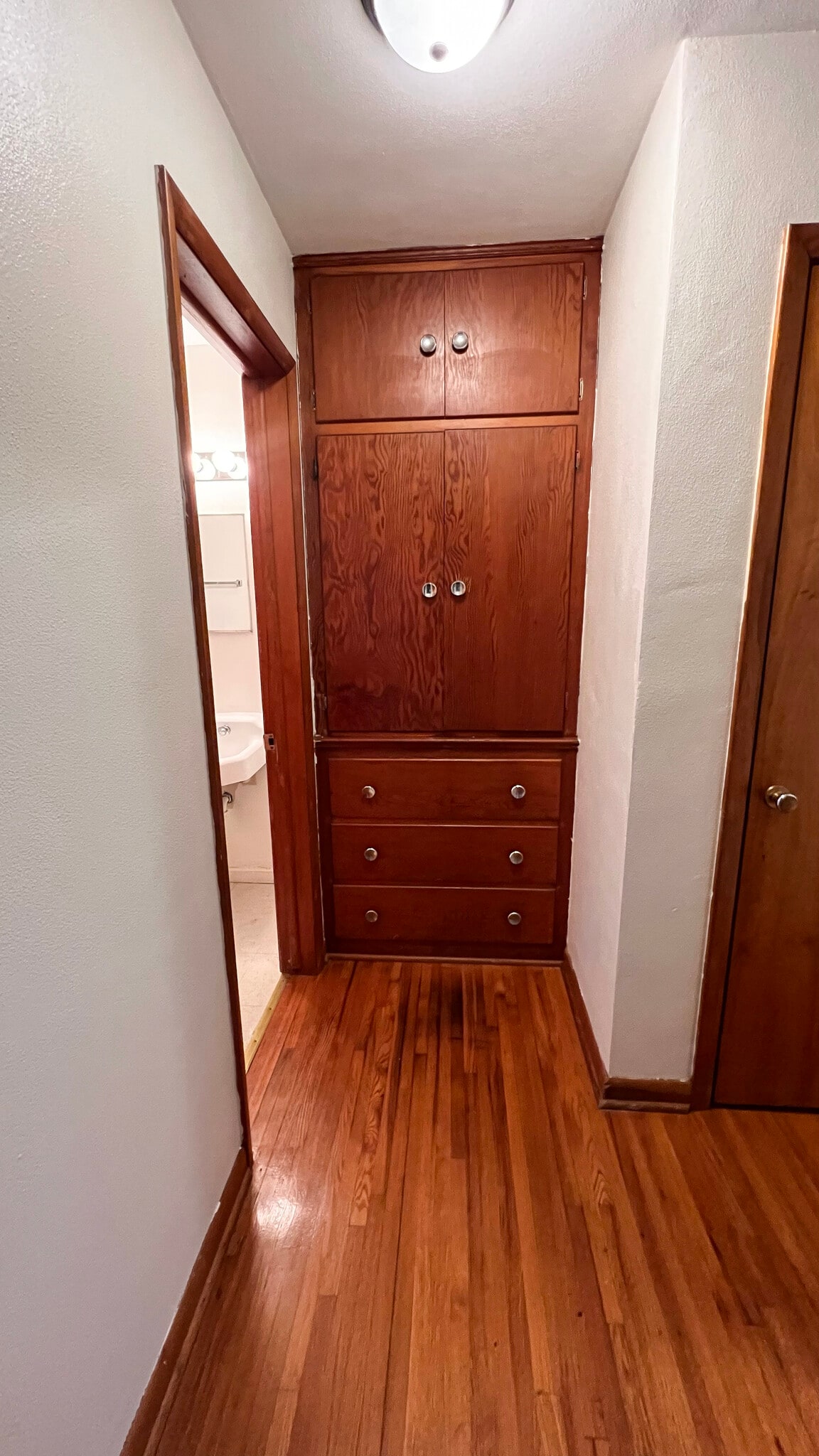 Hallway Storage - 611 Cherry St
