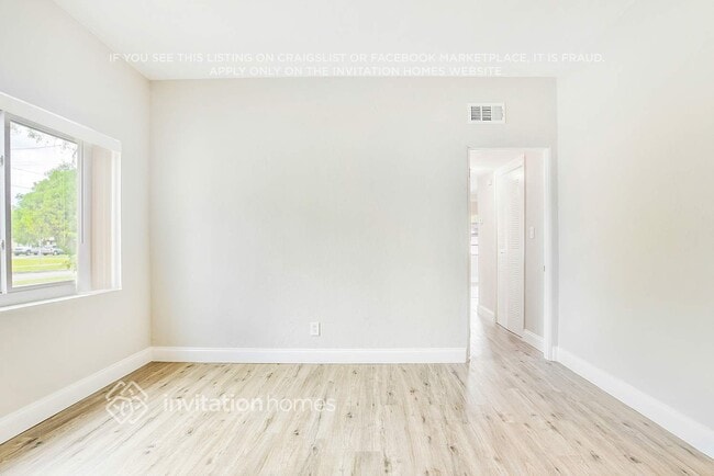 Building Photo - 6226 Dahlia Dr