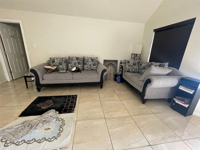 Building Photo - 26864 Calgary Pointe Dr