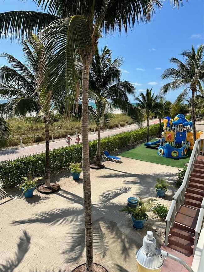 Building Photo - 6039 Collins Ave